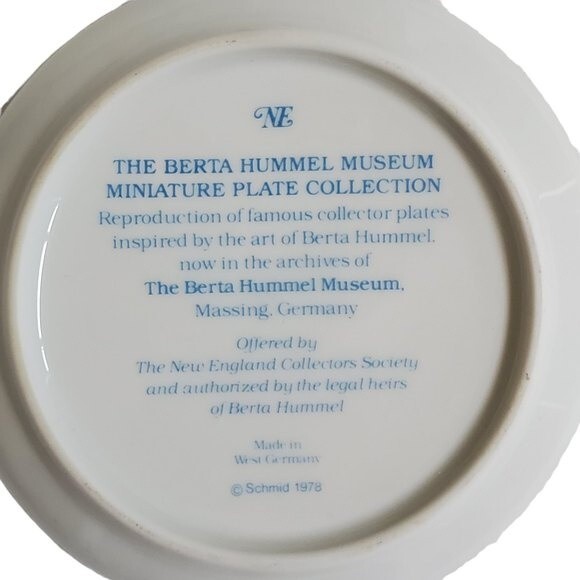 4" STARLIGHT ANGEL The Berta Hummel Museum Miniature Collection Plate - Picture 3 of 3